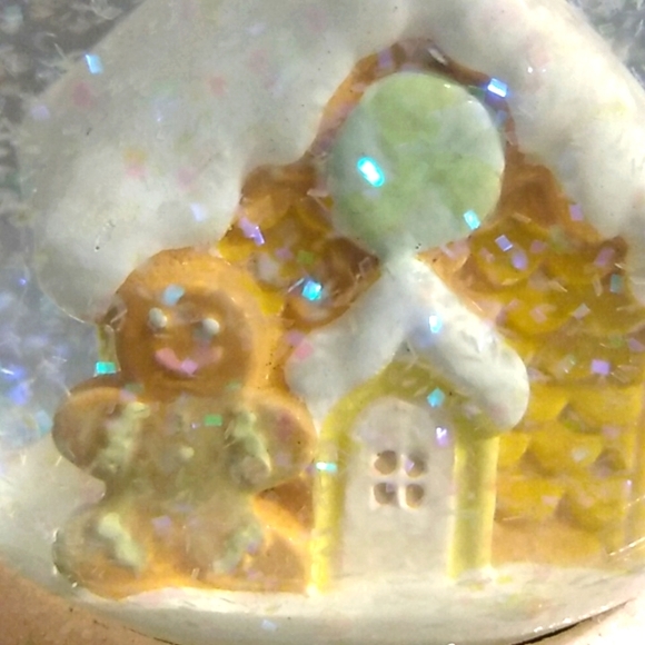 Gingerbread House Snow Globe Water Globe Pink Frosting Glittery Sparkly Cookie - Picture 5 of 7